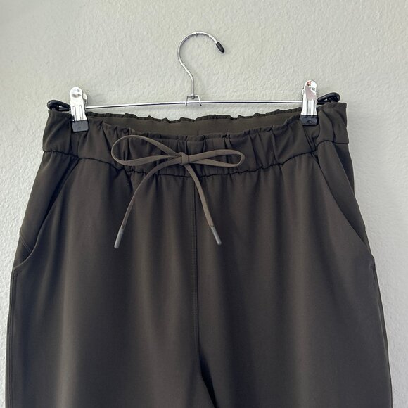 LULULEMON ~ DARK GREEN SCUBA JOGGER PANTS ~ 8 ~ POCKETS - Picture 5 of 6
